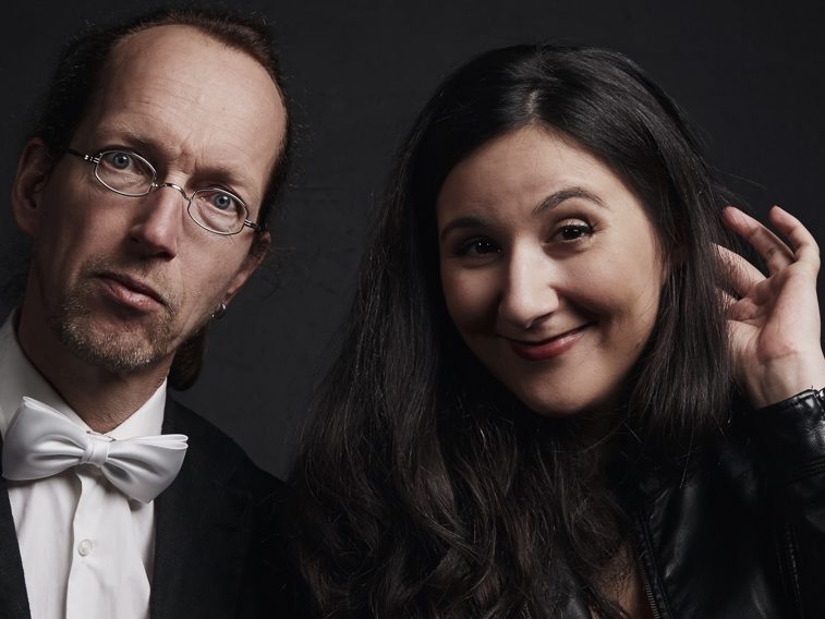 Anne im Rücken blank